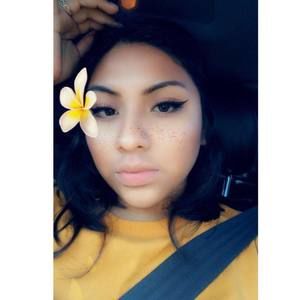 Meet your Posher, Yolanda